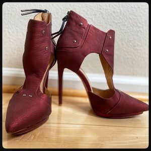 L.A.M.B. Metallic Burgundy Platform Pump